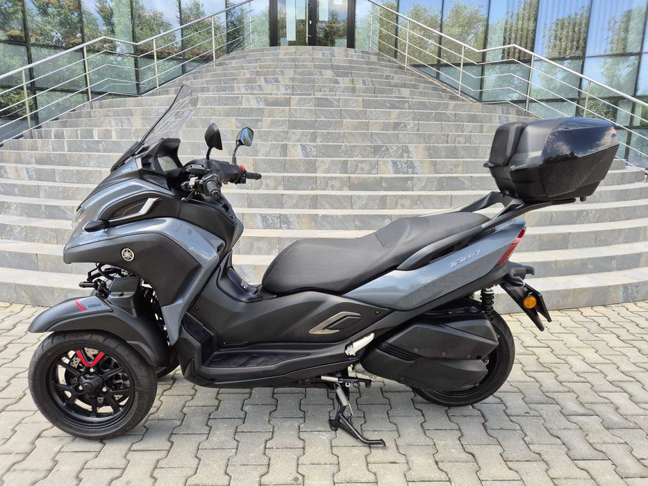 Yamaha Tricity 300 ABS 1700 km - se conduce cu cat B