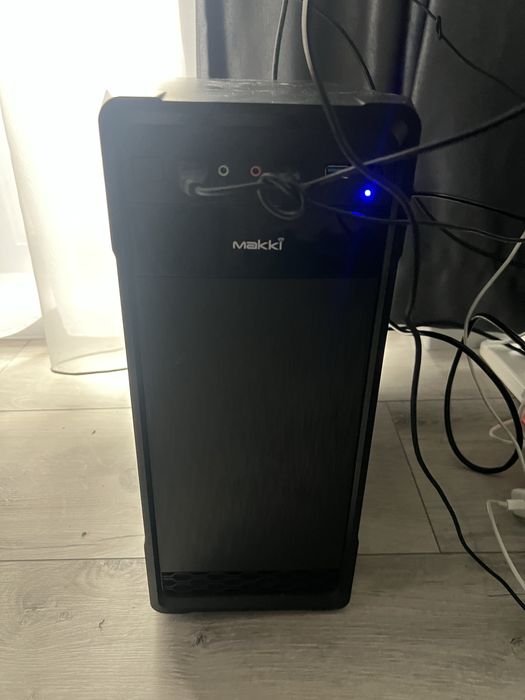 Настолен Компютър. Подарък мишка и клавиатура