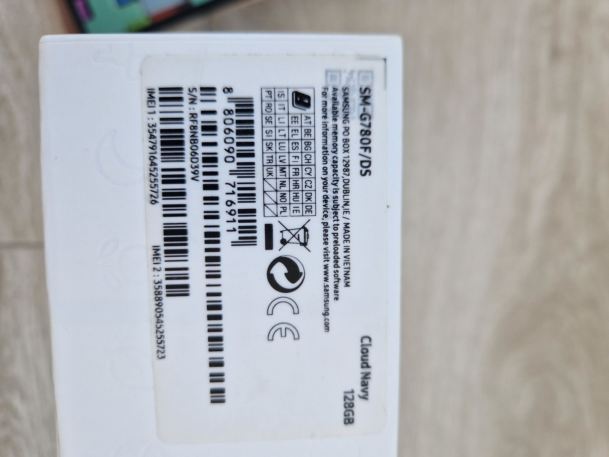 Samsung s20FE 128 гб