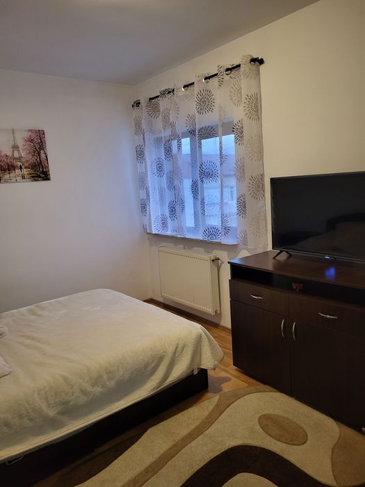 Vand apartament cu doua camere