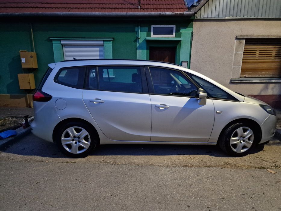 Vând Opel Zafira 2014