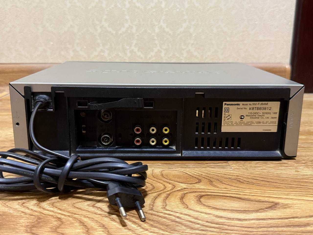 Видеомагнитофон Panasonic FJ8AM  6-Head Hi-Fi Stereo