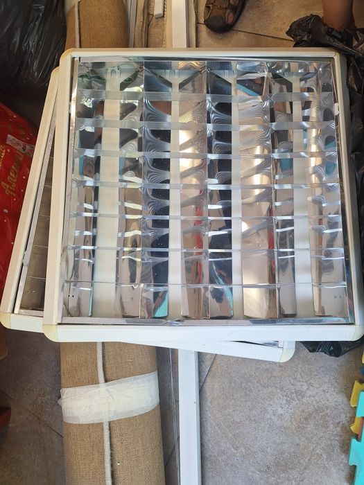 Професионална луминисцентна лампа