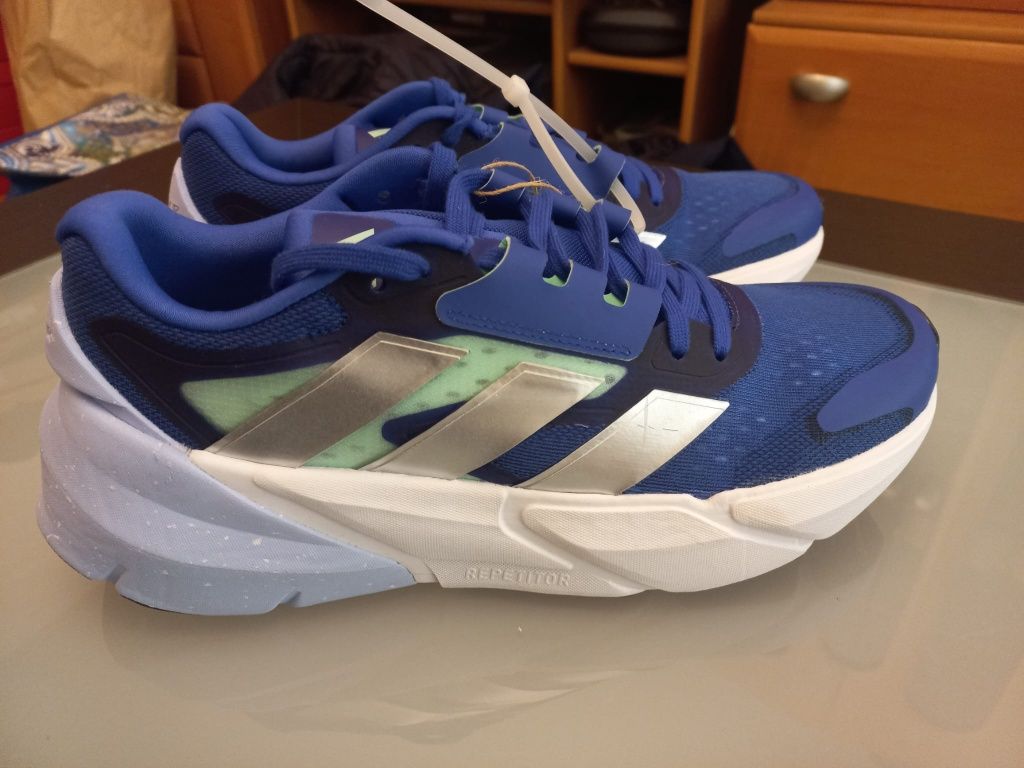 Vind Adidas mărimea 45 original