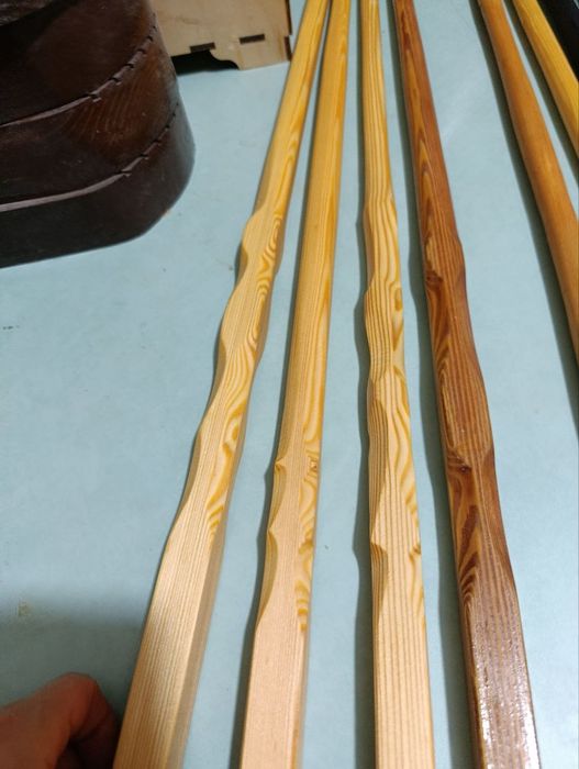 Указки деревянные.