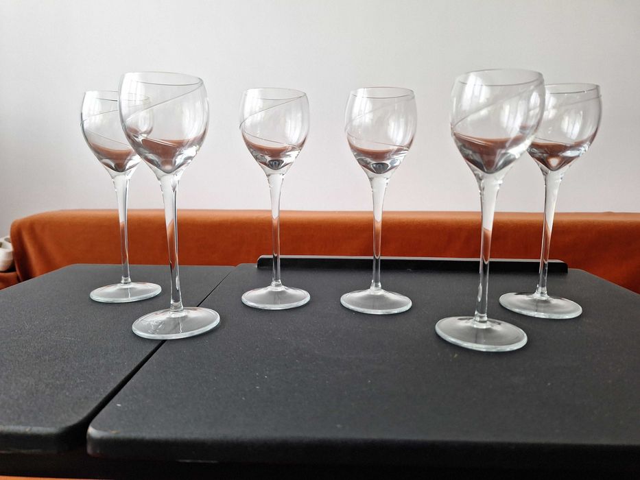 Pahare vechi cu picior inalt, buc=6, model deosebit