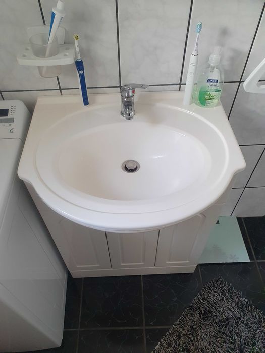 Vând set mască baie + lavoar + dulap cu oglindă și spoturi luminoase