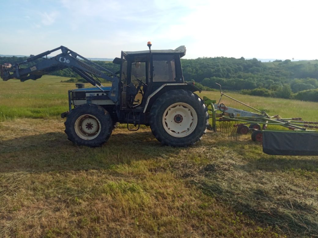 Tractor cu incarcator frontal