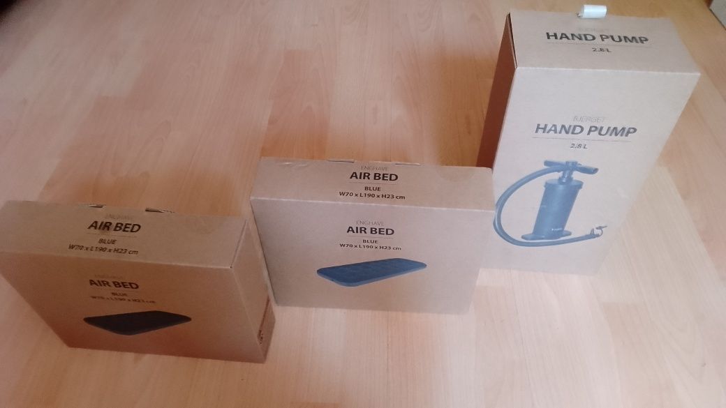 Vând 2 saltele pe aer plus pompă