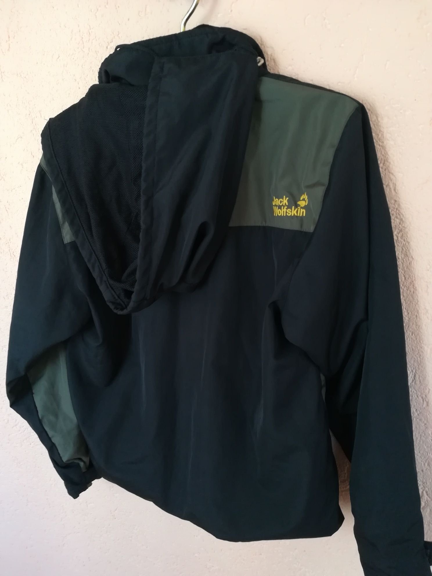 Geaca Jack Wolfskin mărimea S pt copii