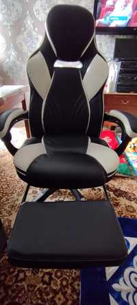 Продам игровое кресло 30000