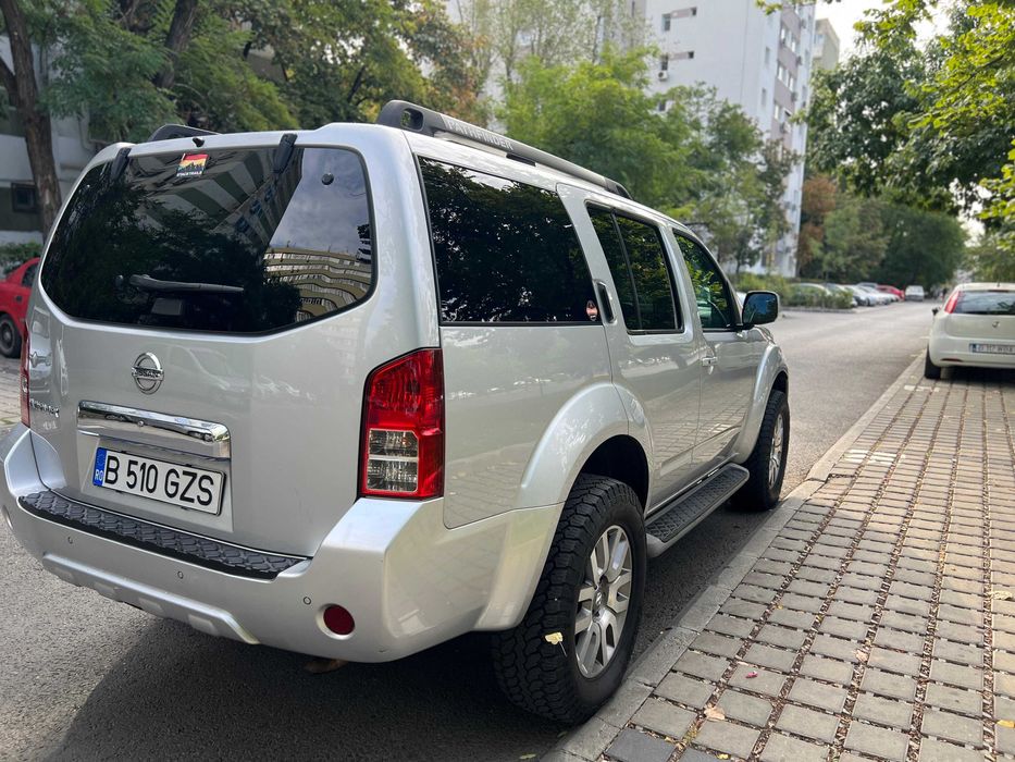 Nissan Pathfinder 2.5dci 190cp