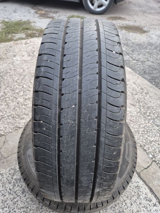 2бр. 215/65/15C гуми бус Goodyear Efficient Grip бусови гуми цетки