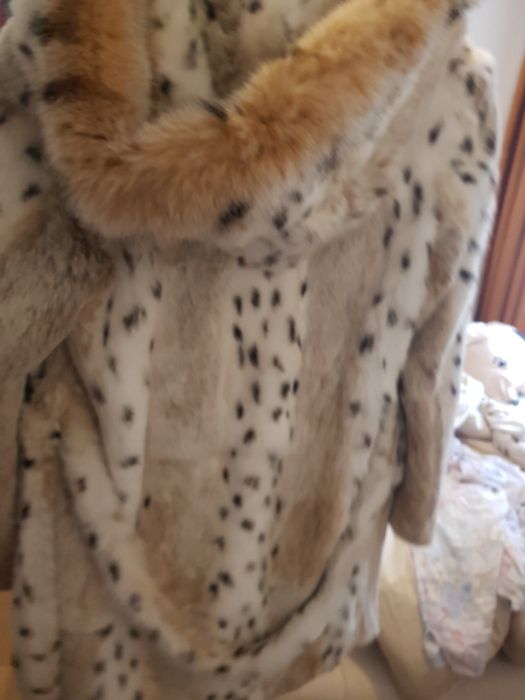 Haina de blana tip leonard cu gluga