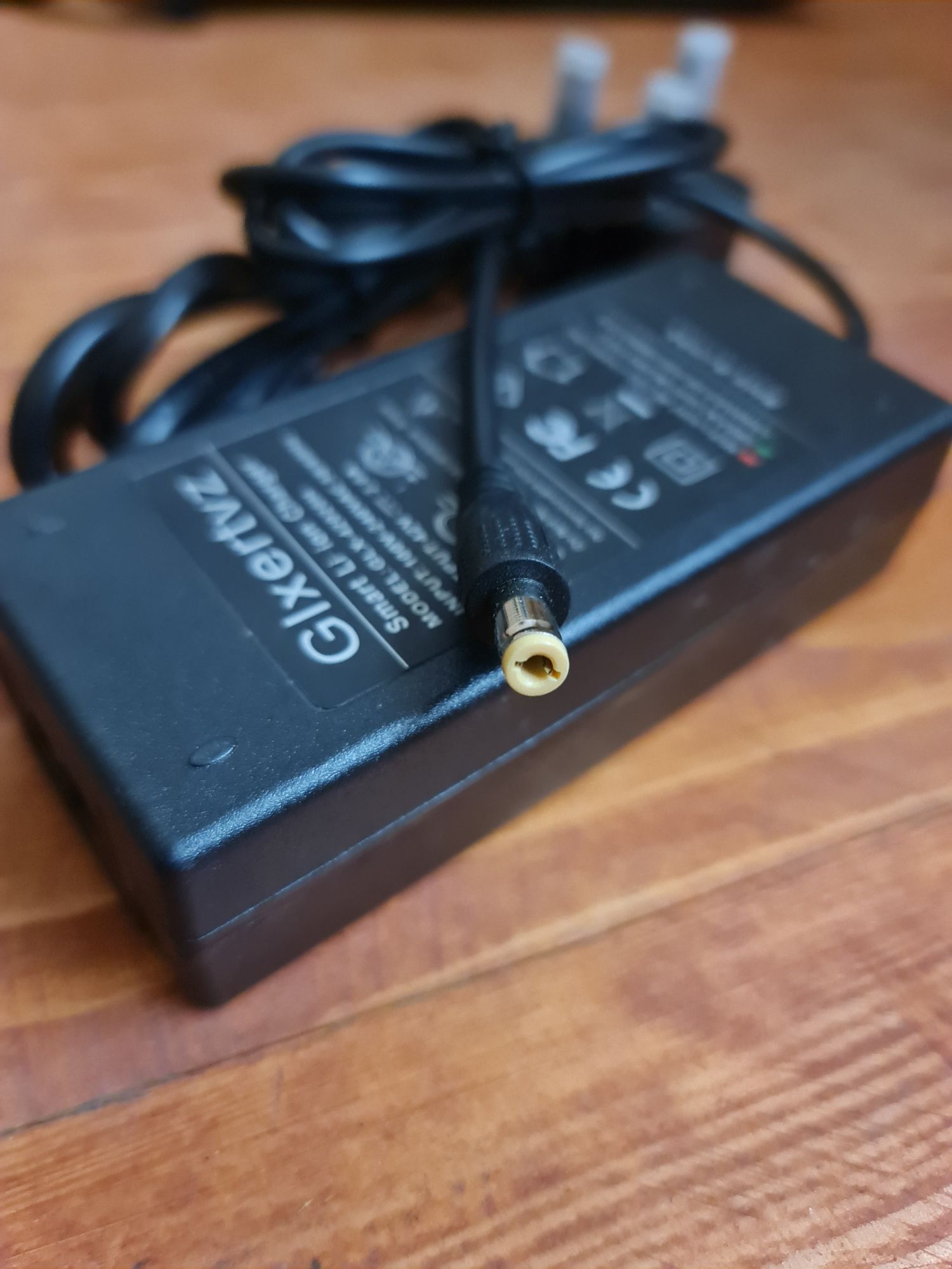 Incarcator 42V, 2A pentru trotineta electrica