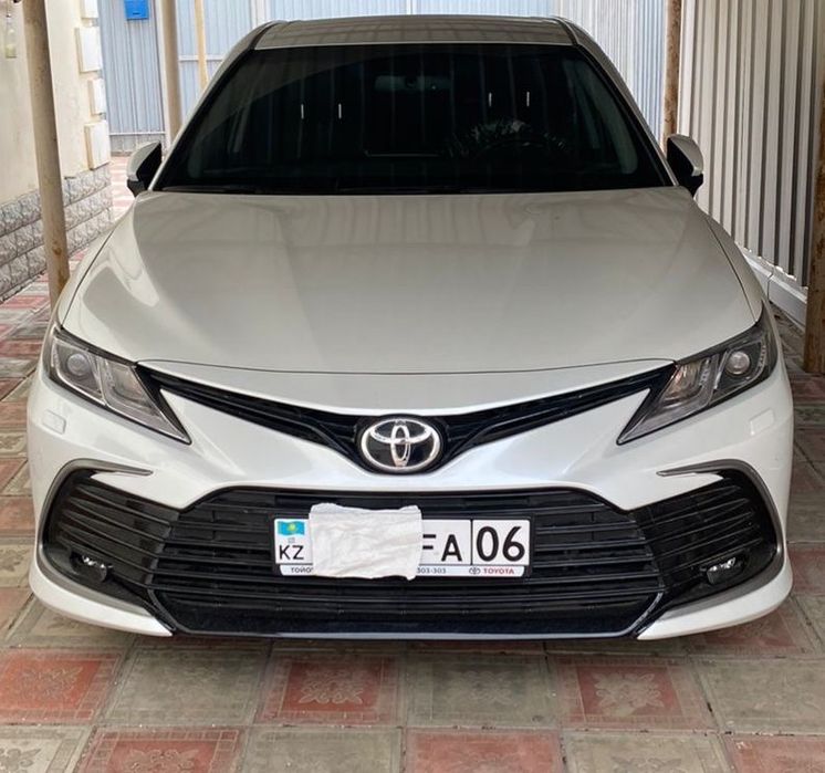 Toyota Camry 75,2023 года ,пробег 975 км