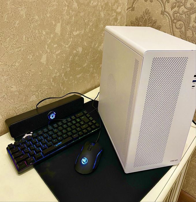 Игровой компьютер с комплектом
