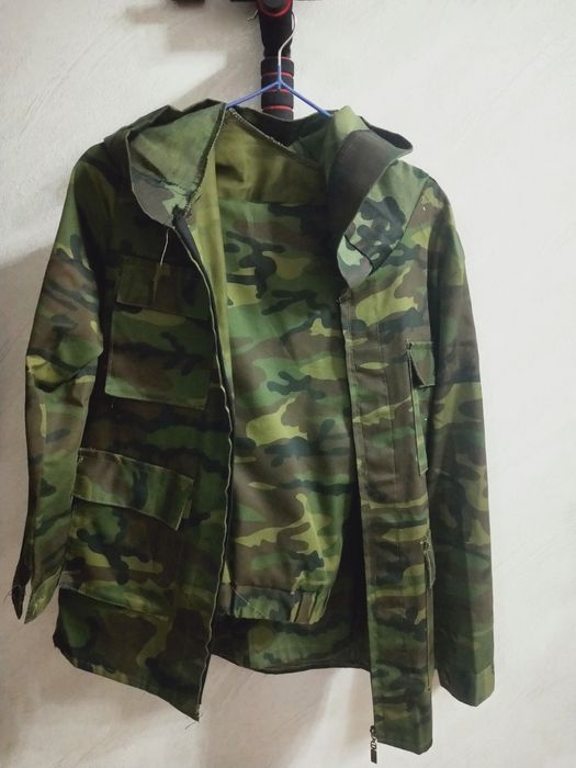 Военный форма сатылады. Таза киілген.