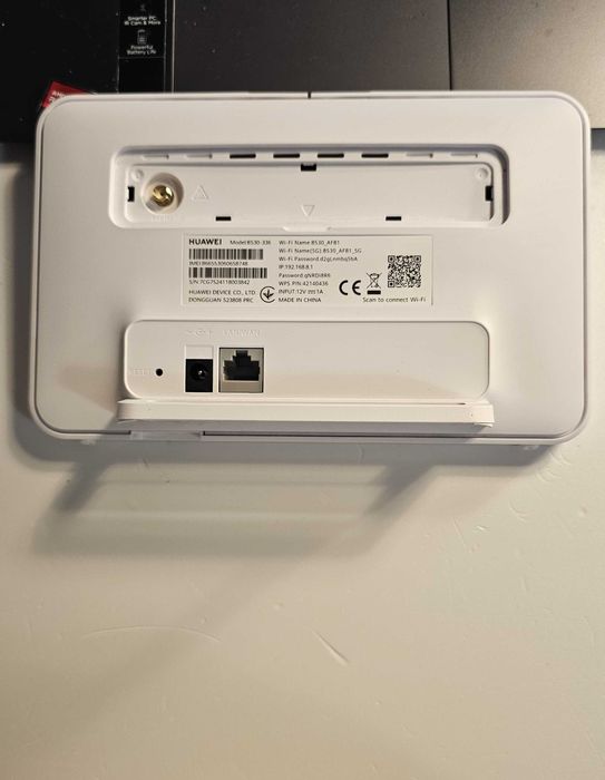 Router wireless cu SIM Huawei B530-336 4G