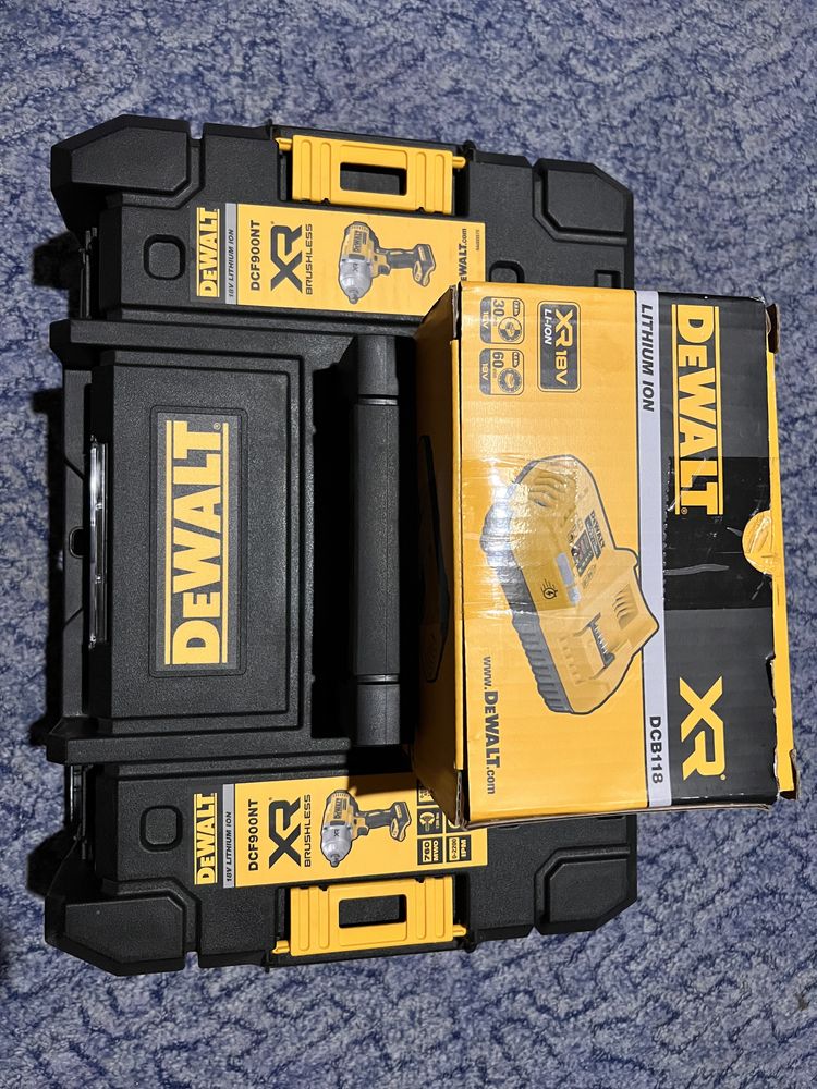 Продаётся гайковёрт Dewalt DCF 900NT