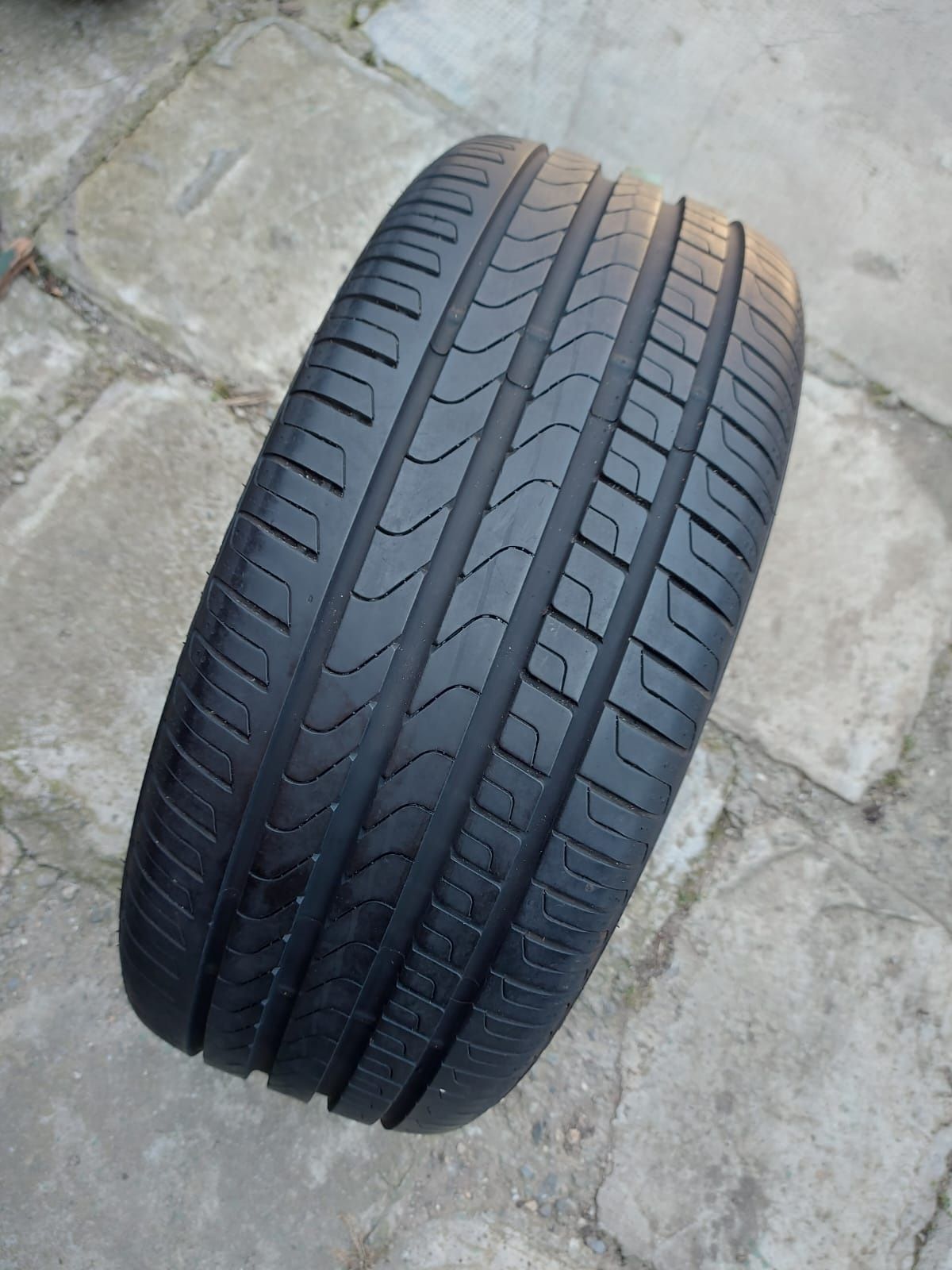 O bucată 255/40 R20 vară - una Pirelli Michelin