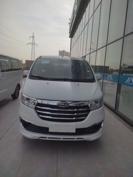 Jac M3 komgort va Lux varianti.