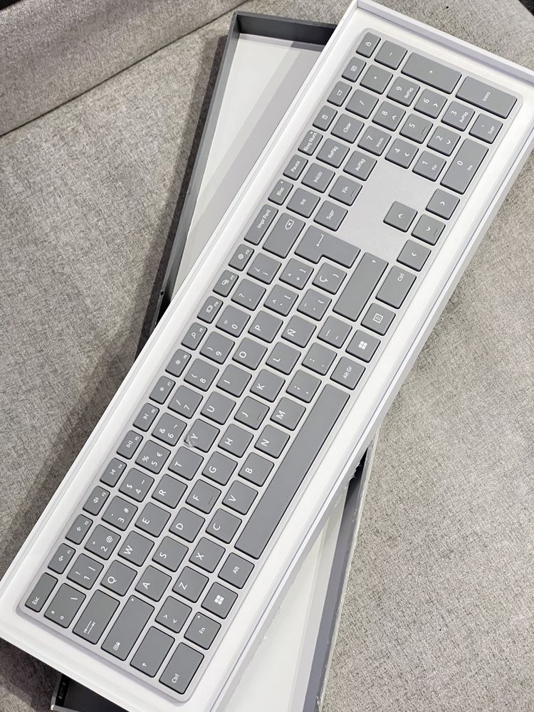 Tastatura Microsoft Surface - bluetooth