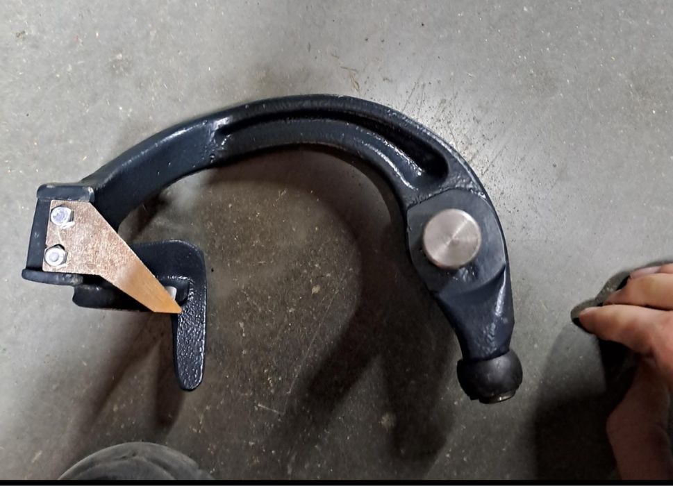 Degajor cutit balotiera