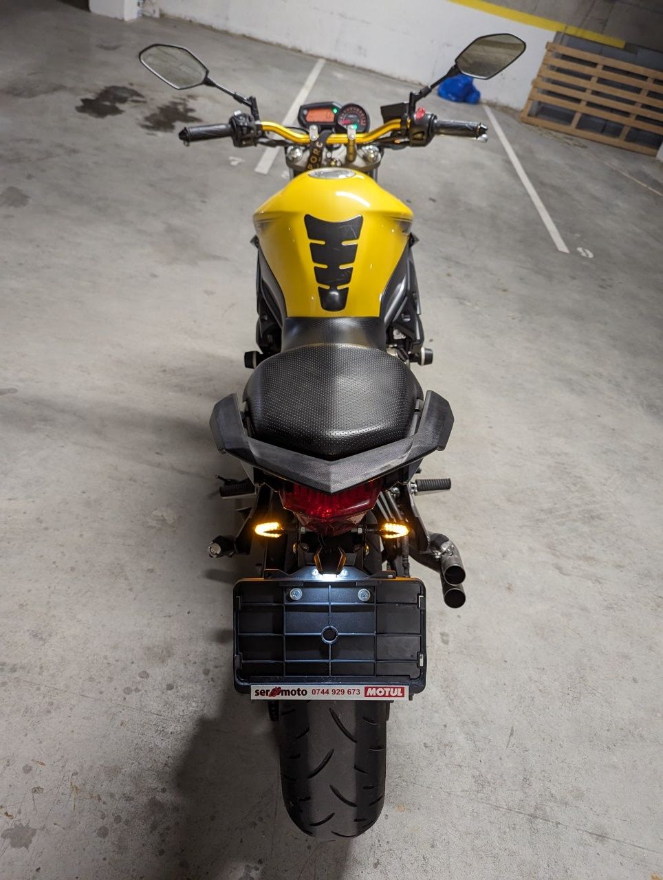 Yamaha XJ6 motocicleta