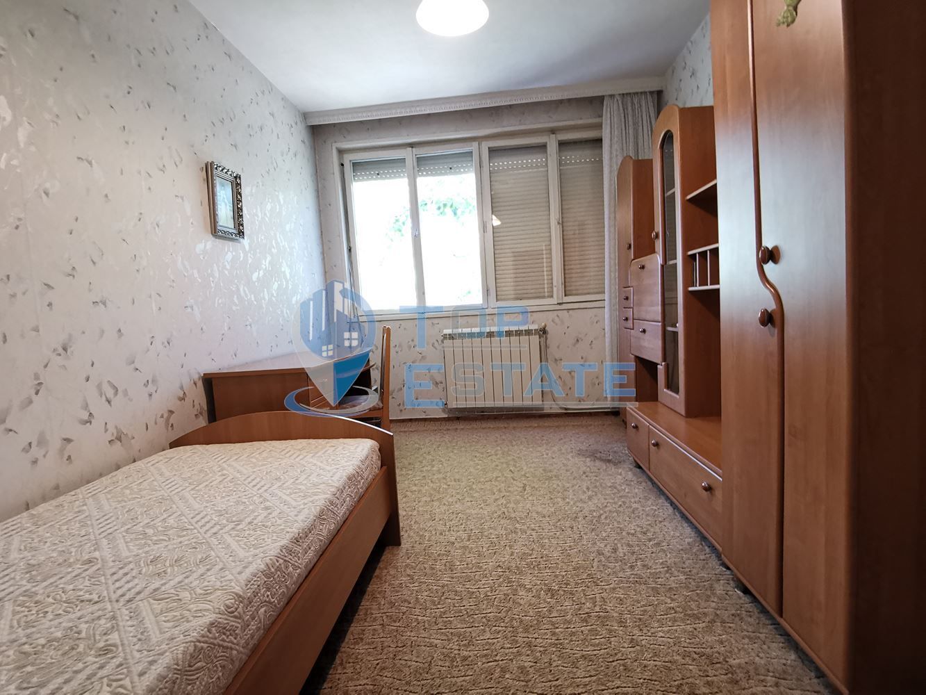 Многостаен тухлен апартамент с локално парно в централната част на гр