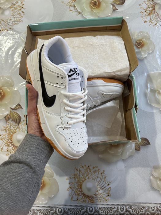 Кроссовки найки 14990