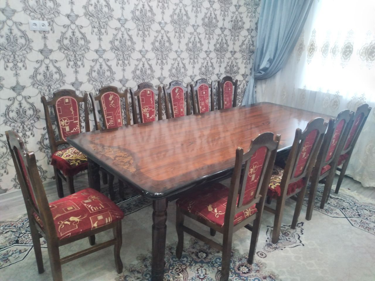 12 талик стол стул сотилади холати яхши мустахкам
