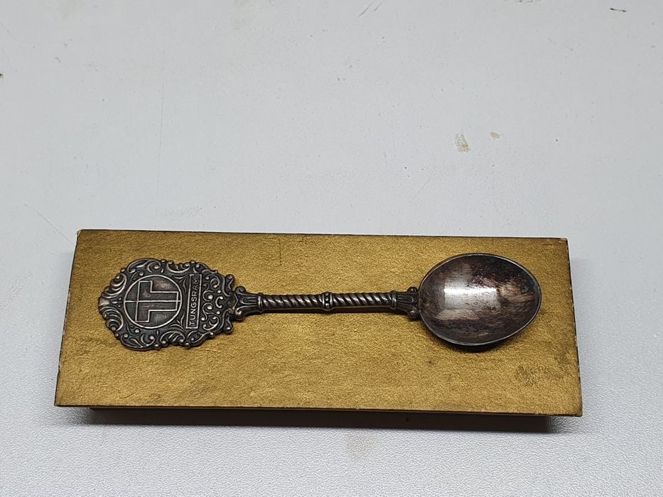 Lingurita Tungsram