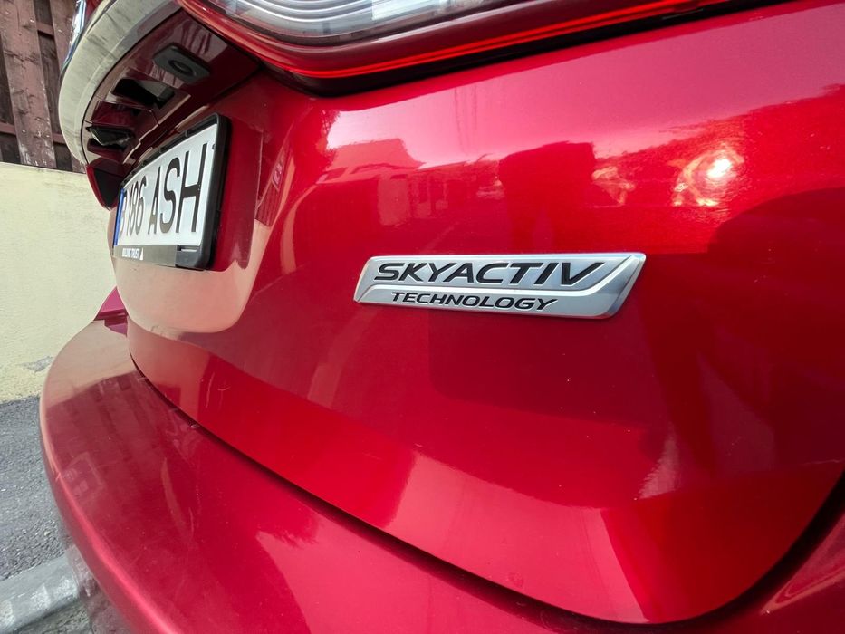 Mazda 6 Revolution Top – Full piele, BOSE, Soul Red 150 cp