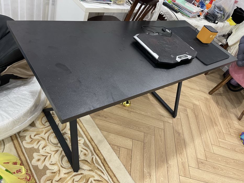 Продам компьютерный стол