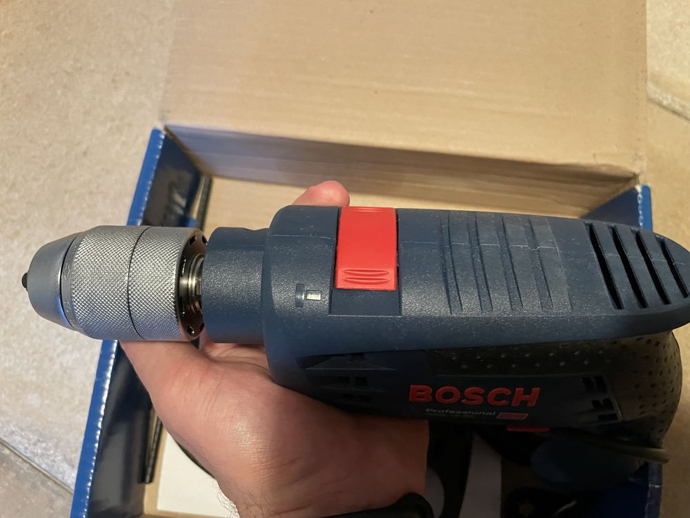 Продавам Ударна бормашина Bosch GSB 13 RE