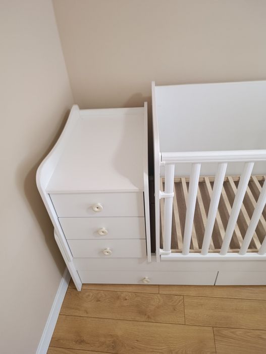 Дървена бебешка кошара, трансформираща се.