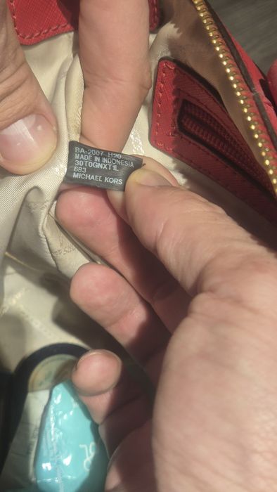 Geantă Michael Kors – Model original, piele Saffiano, stare impecabilă