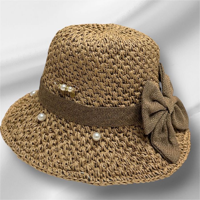 Лятна дамска шапка