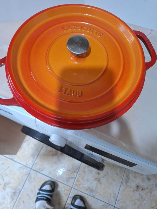 Vand oalla-cratita Staub,Franta.