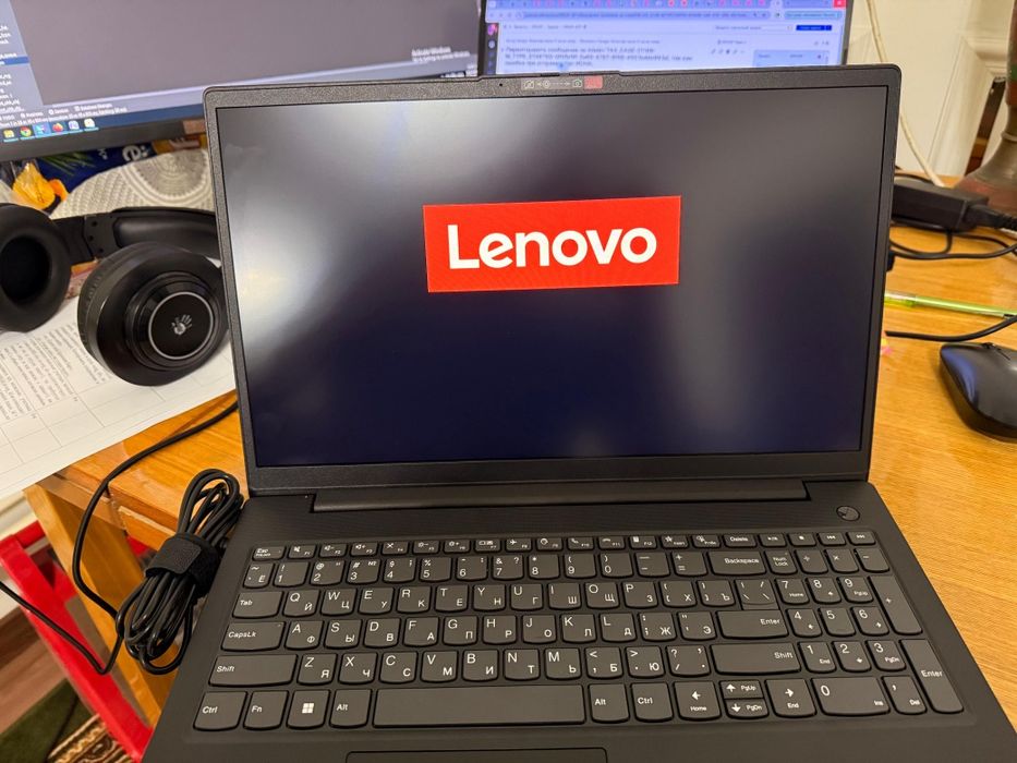 Новый ноутбук. Покупали за 230.000, отдадим за 200.000.