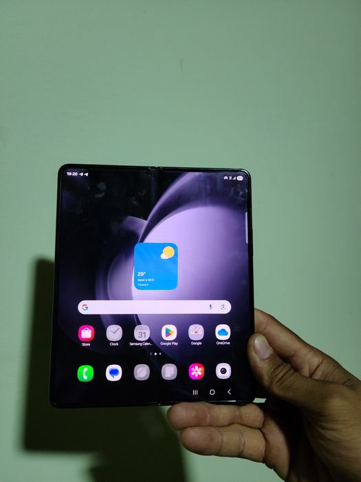 Samsung Z Fold 5