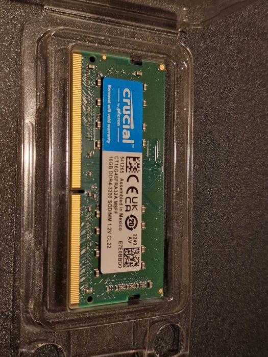 Crucial 16GB DDR4-3200 SODIMM memory module.