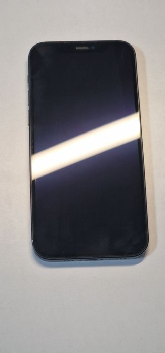 IPhone 12 черен цвят