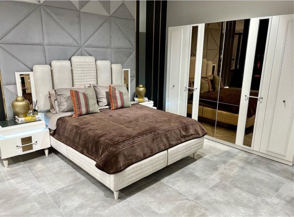 Спальный гарнитур