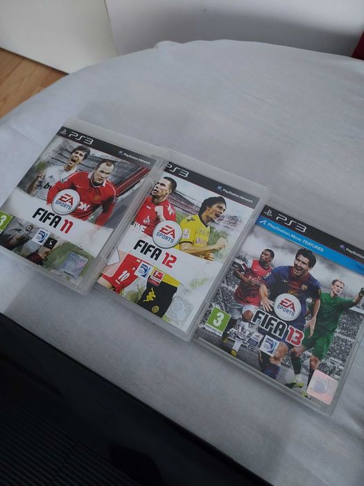 Ps3 super slim,cu 2 manete +jocuri