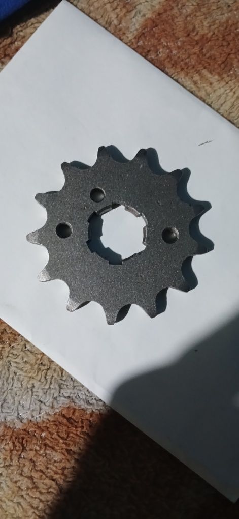 Vând pinion față  yamaha yzf 450