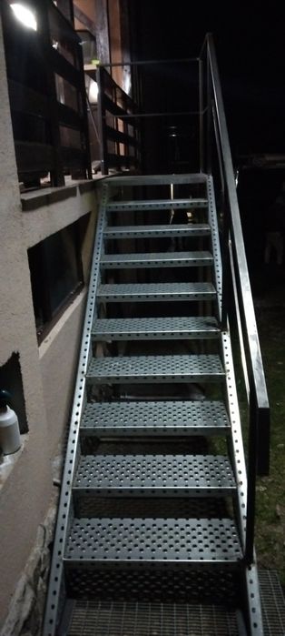 Scara zincate la comanda