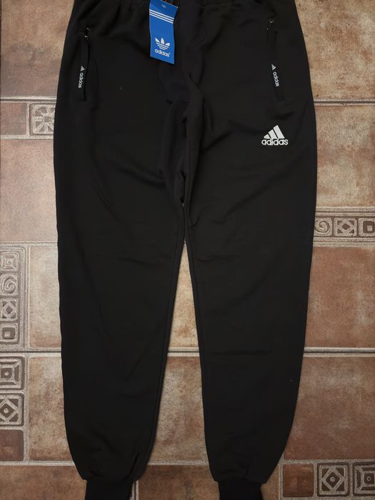 pantaloni adidas M