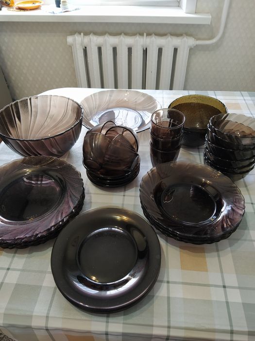 Посуда для дома, состоит из 45 предметов, в отличном состоянииз